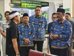 TINJAU LANGSUNG LAYANAN SAMSAT CIBADAK, BUPATI SAMPAIKAN APRESIASI ATAS KEBIJAKAN GUBERNUR JABAR